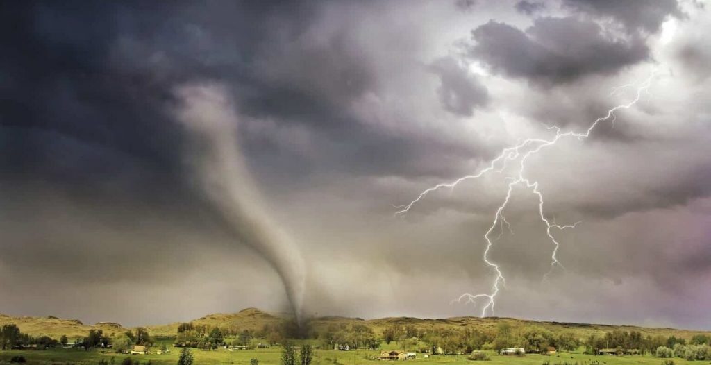 storm chaser photography